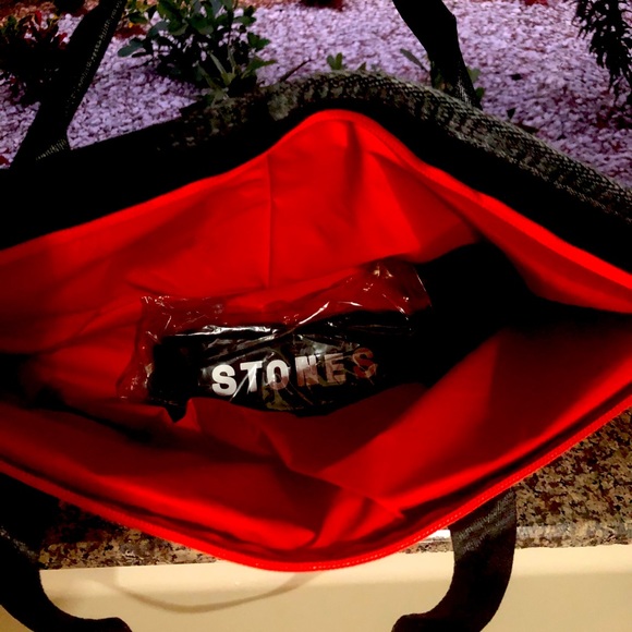 Rolling Stones VIP “No Filter” Cooler Bag - NWOT - Picture 3 of 3